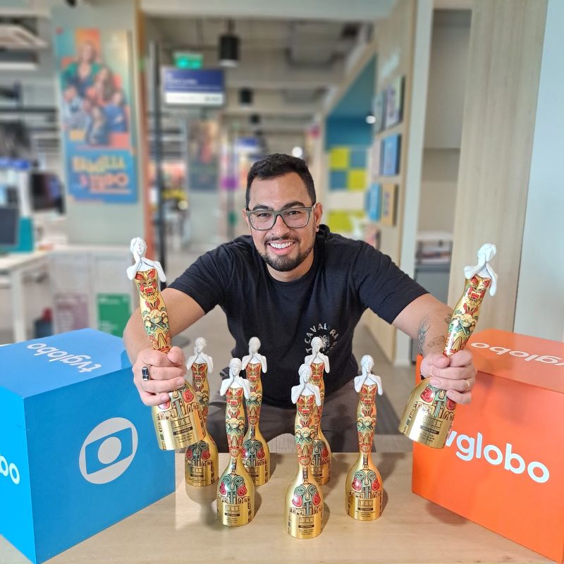 The 8 gold trophies of the MUSE Awards arrived! - MUSE Winner Gallery